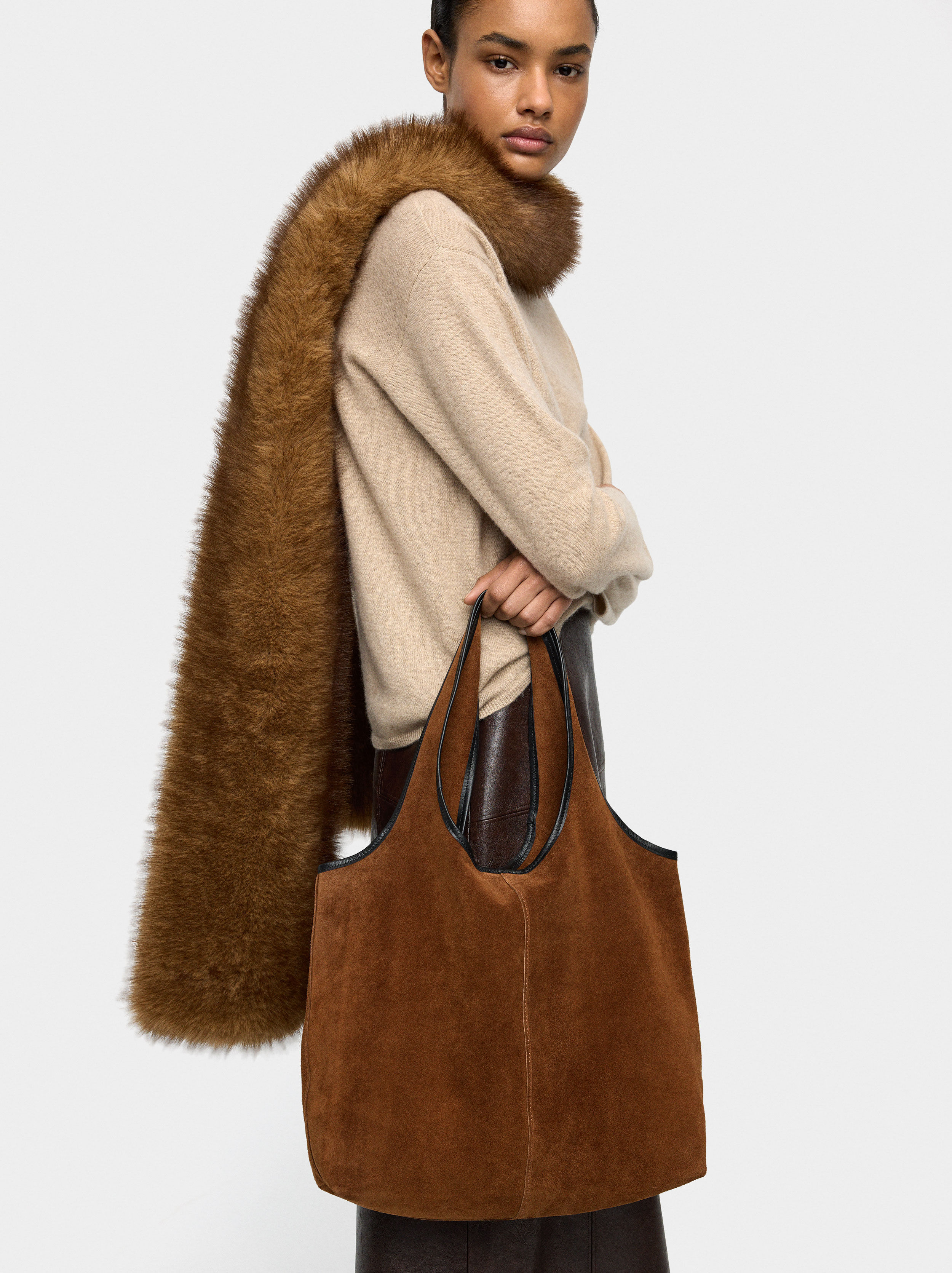 Bolso de hombro de cuero