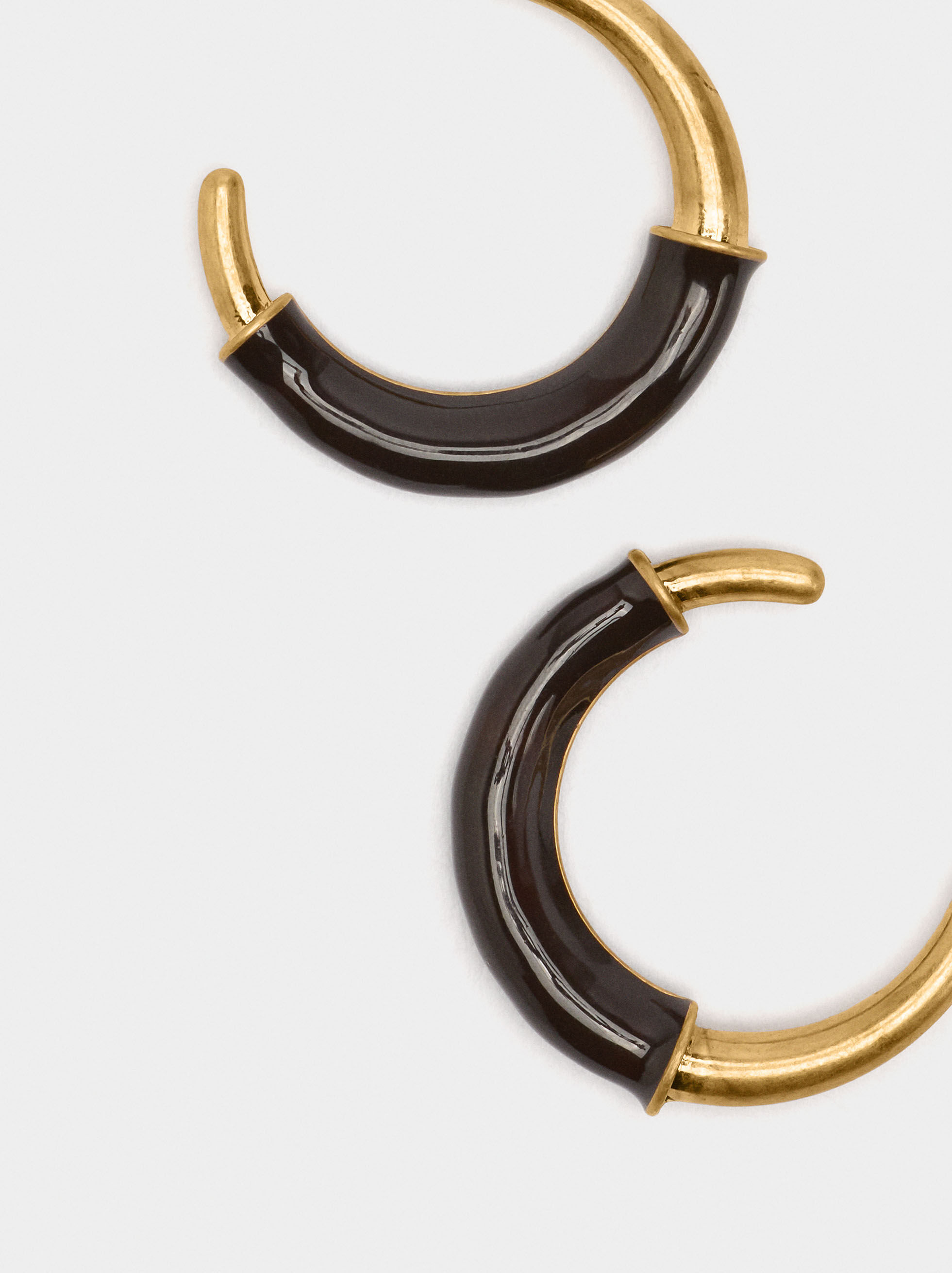 Aros abiertos con esmalte