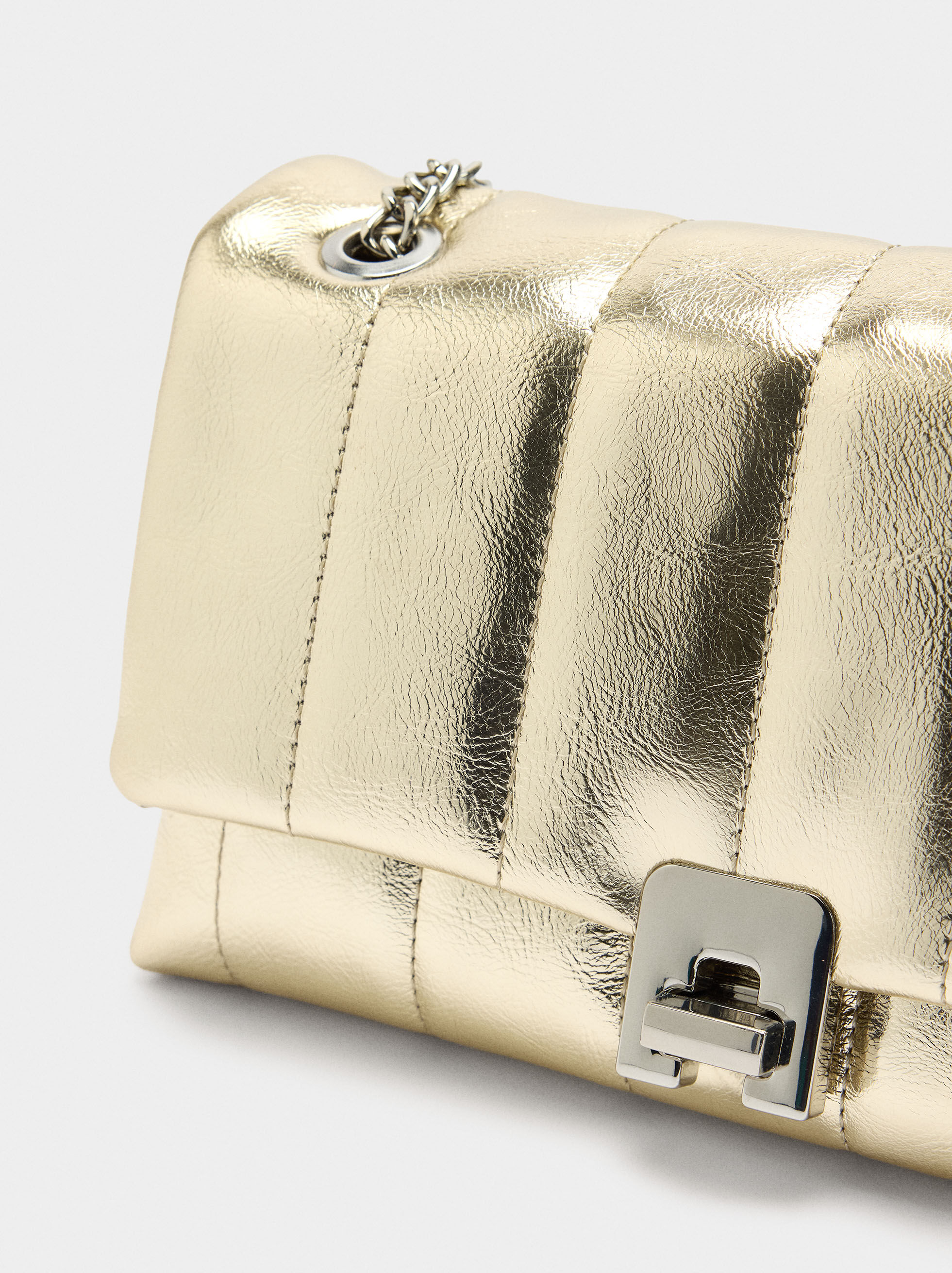 Bolso de hombro acolchado