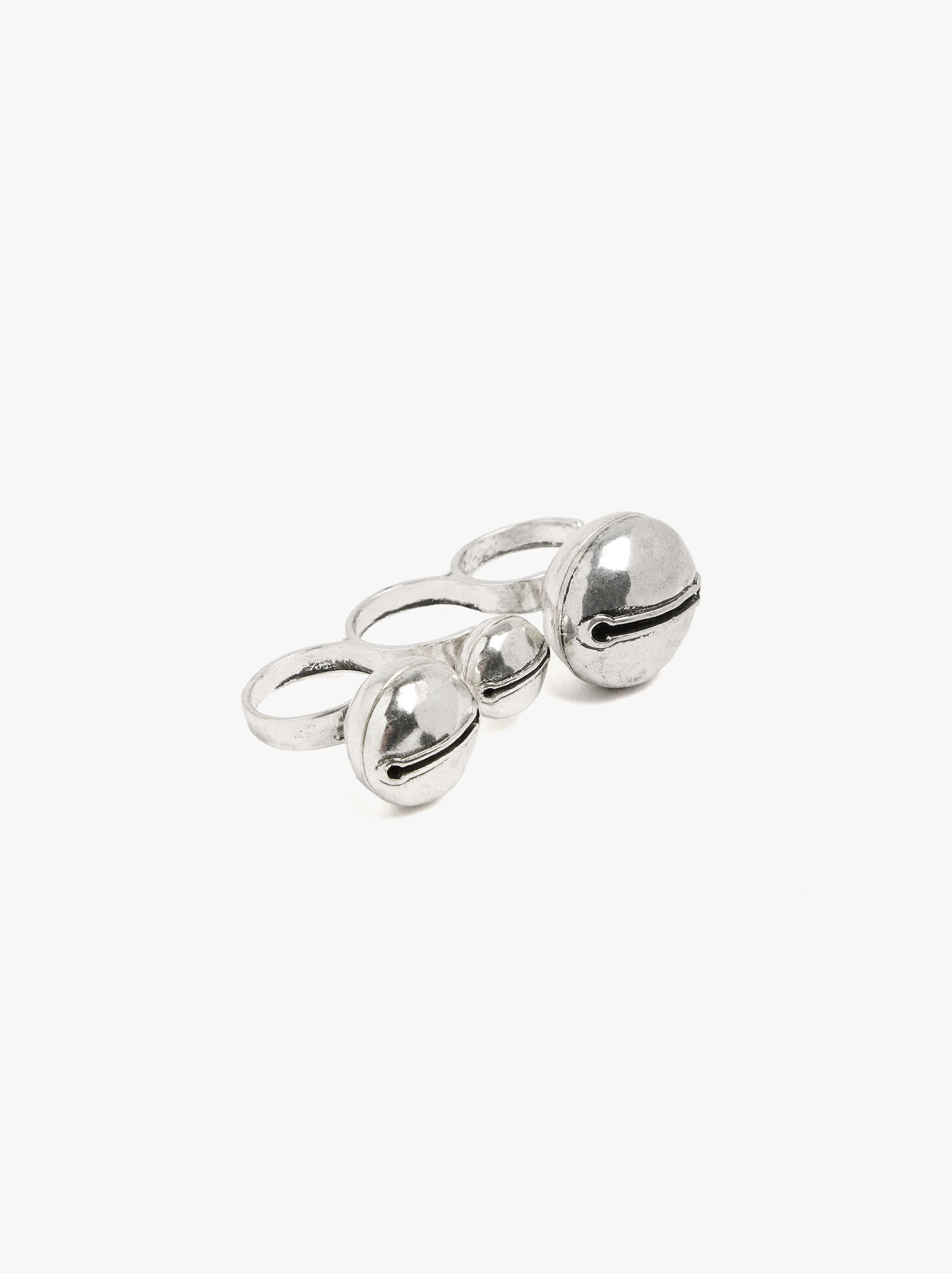 Anillo triple con cascabeles
