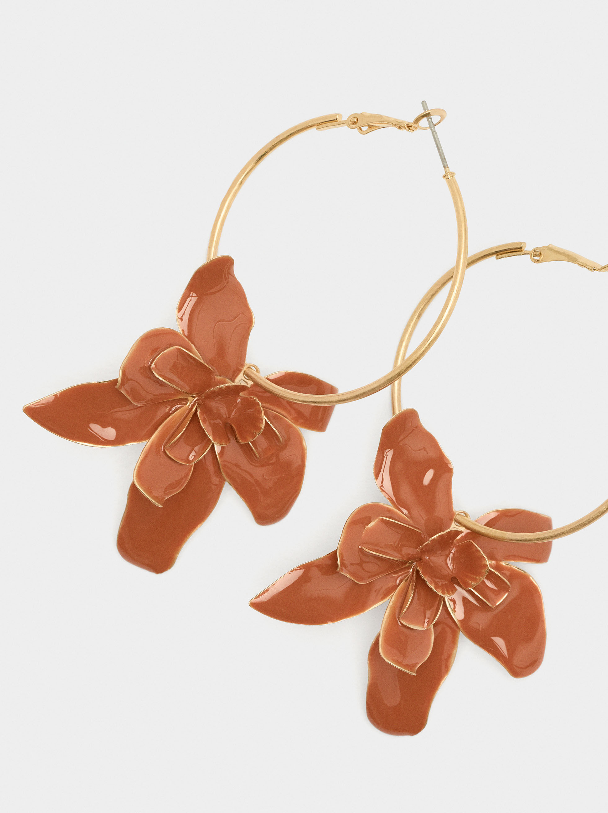 Aros con flor esmaltada